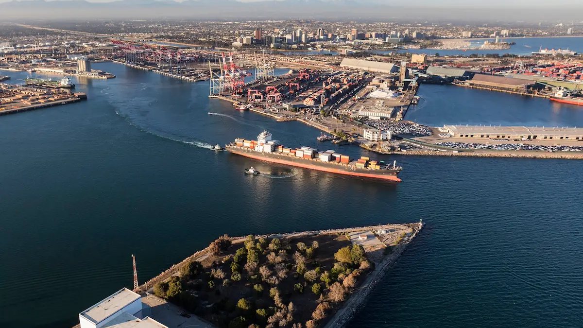 LA, Long Beach Ports Weigh LNG and Methanol for Cleaner Shipping