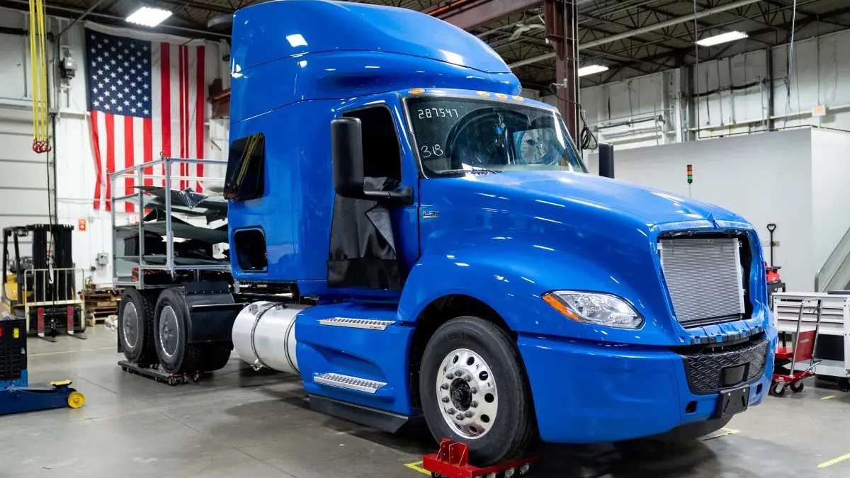 Aurora’s Driverless Trucks on Pace for 2027 Expansion Target