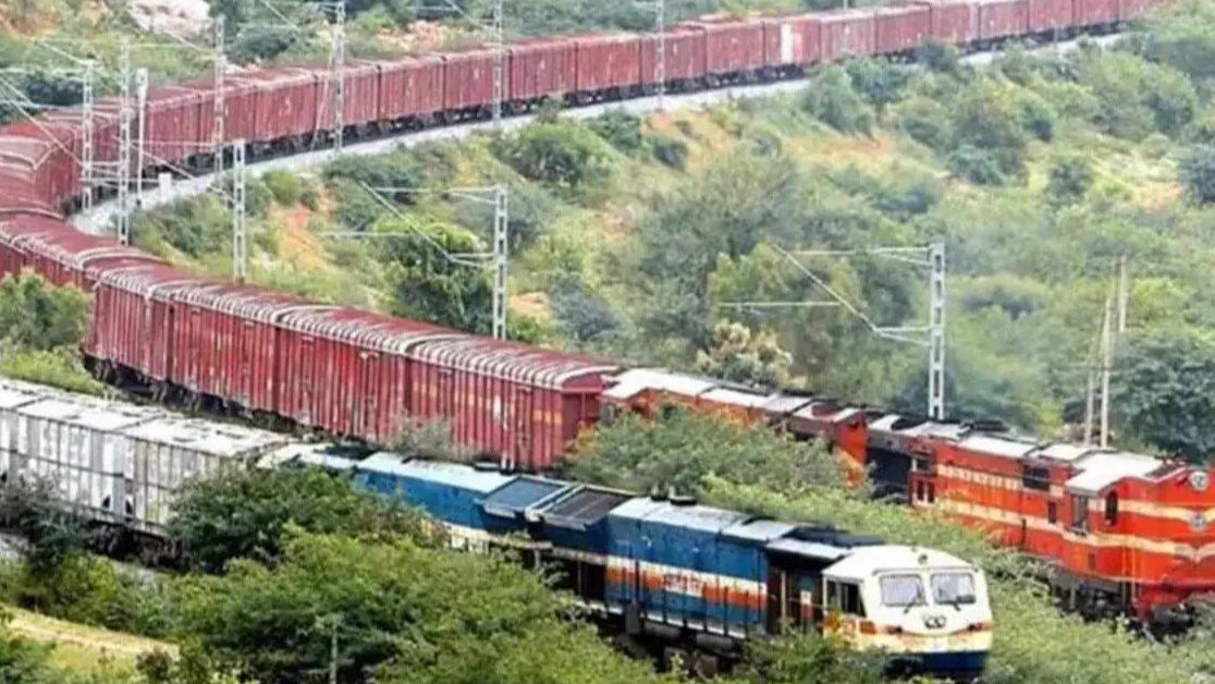 Indian Railways Opens Door-to-Door Parcel Booking in Eight Cities