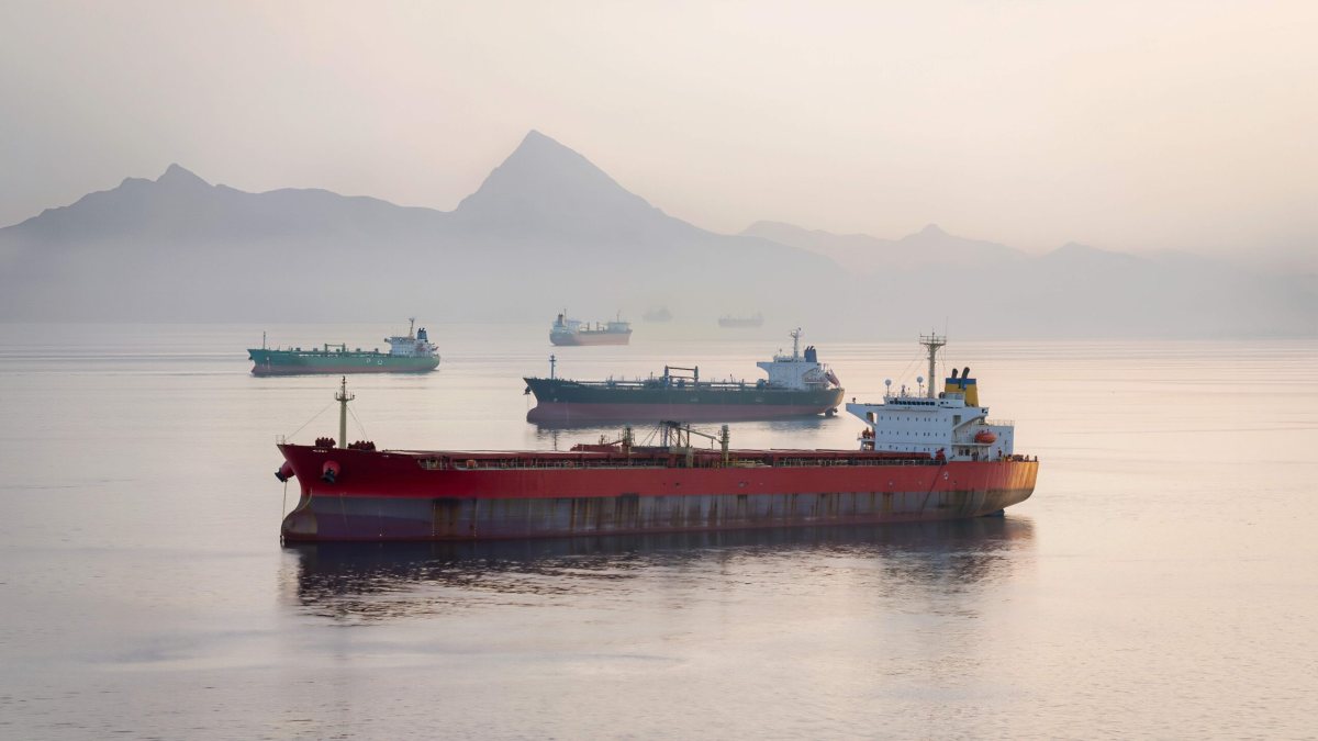Iran offers to reopen Hormuz within 7 days, accuses US of stalling talks