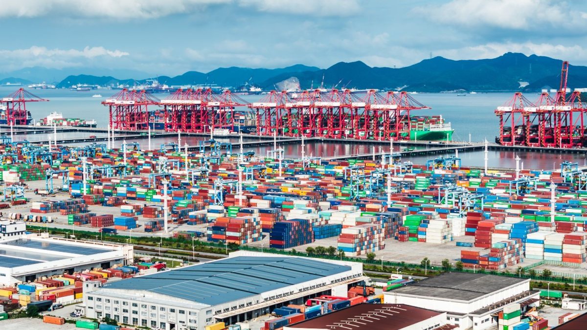 Congestion eases at key Asian ports on holiday-related cargo reduction