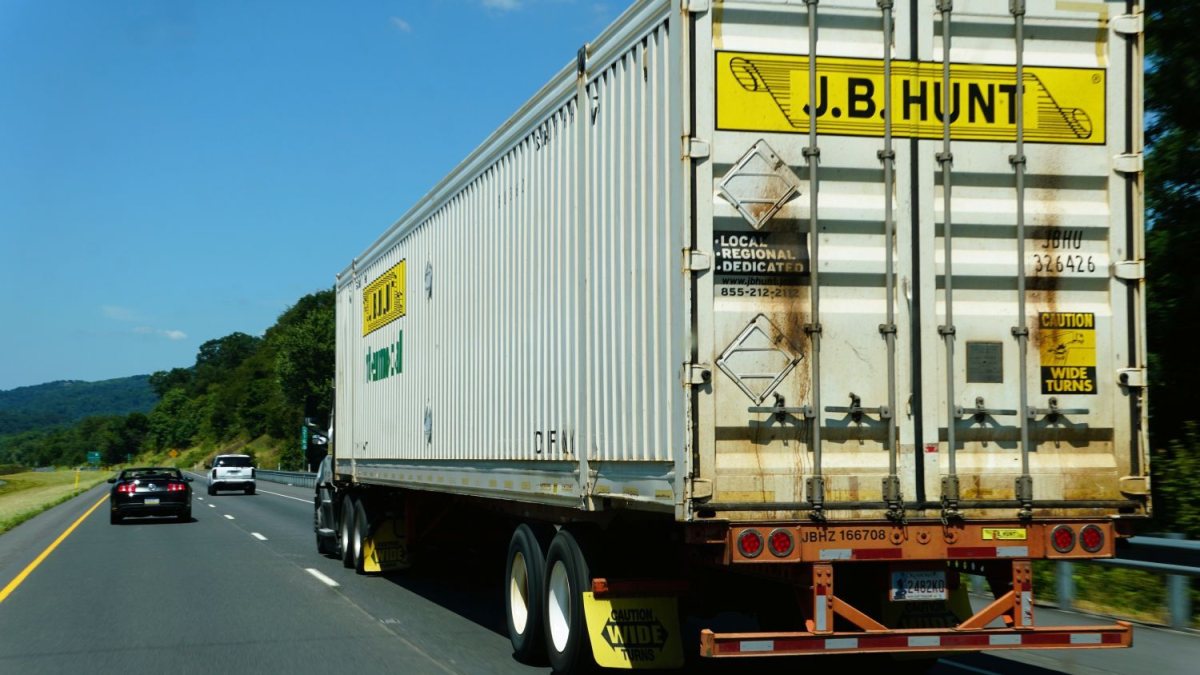 J.B. Hunt regains truckload freight as shippers confront higher rates, tighter capacity