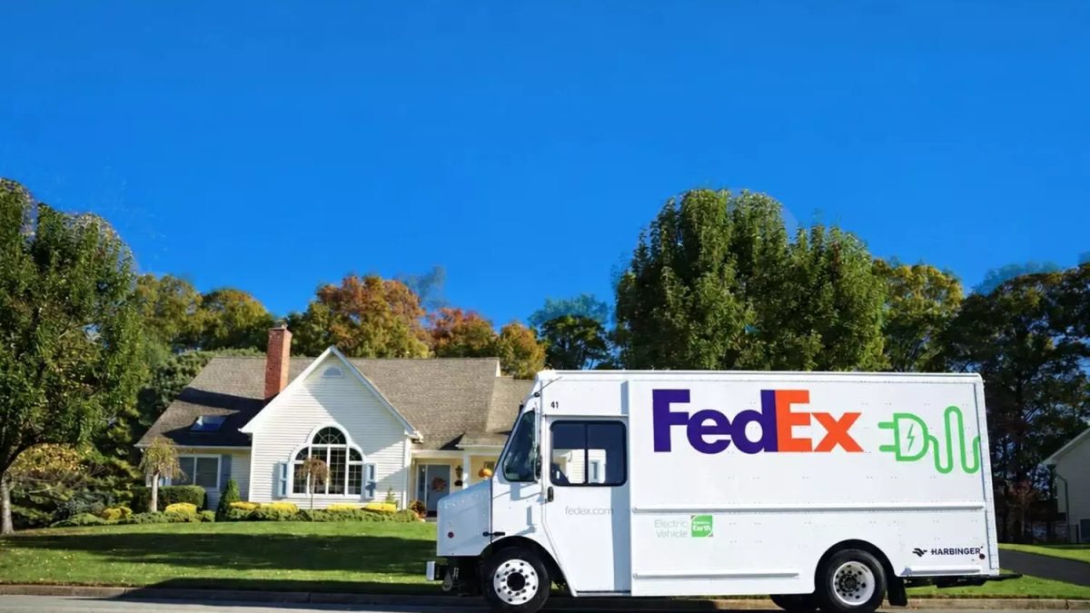 FedEx reports improved Q3 results