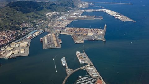 Worker dies in workplace accident at Port of Bilbao