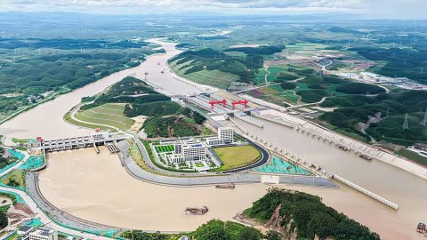 China opens Pinglu Canal for business