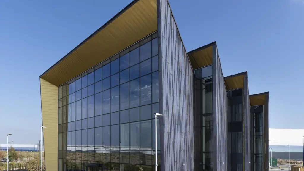 DP World completes £13m London Gateway hub