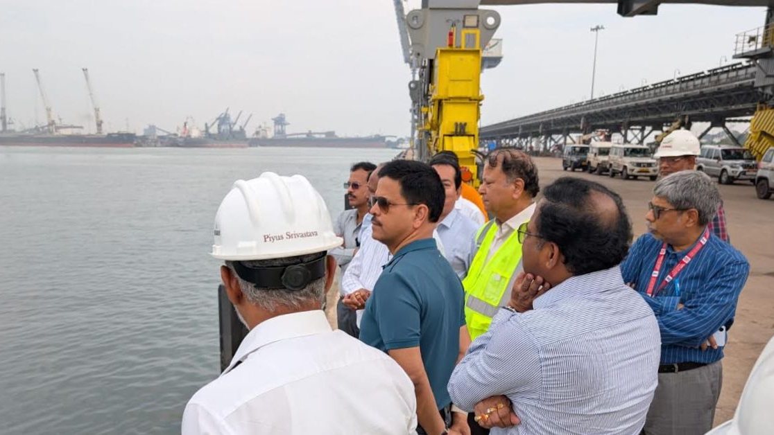 Paradip Port Authority Reviews Western Dock Terminal Progress at JPPL Berth, Focuses on Mechanization and Cargo Efficiency