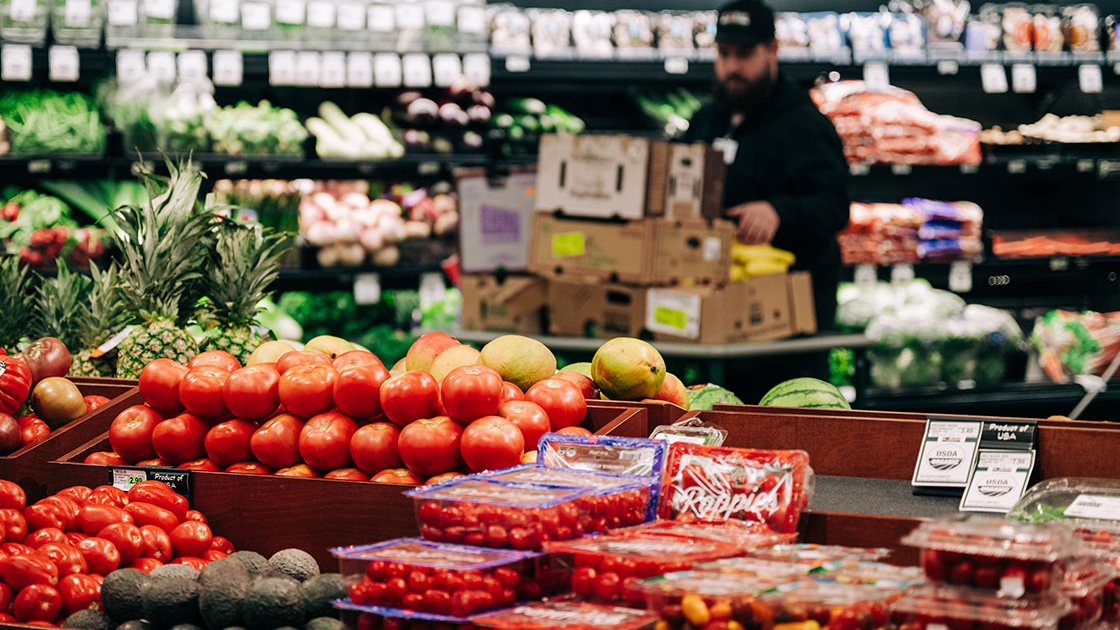 Former Albertsons CEO blames Kroger for failed deal