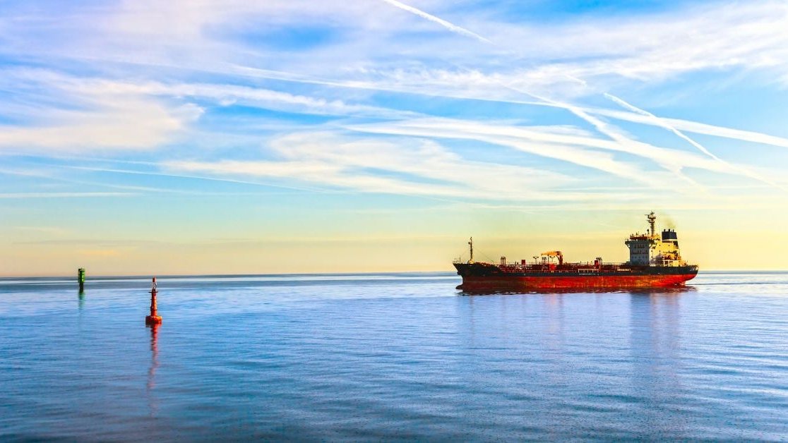 Supertanker With 2 Million Barrels Of Oil Explodes After Hitting Naval Mine In Hormuz