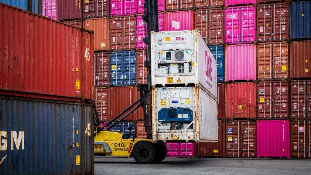 Antwerp-Bruges container throughput rebounds as empty volumes surge