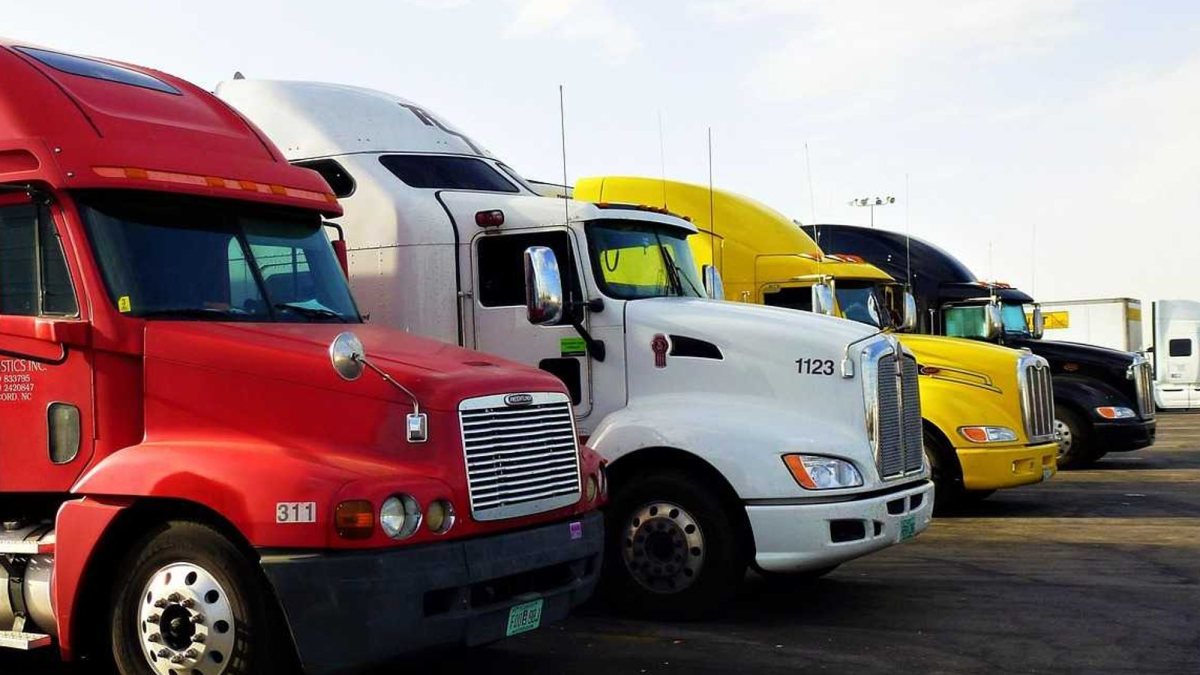Women in Trucking Association names finalists for 2026 leadership award
