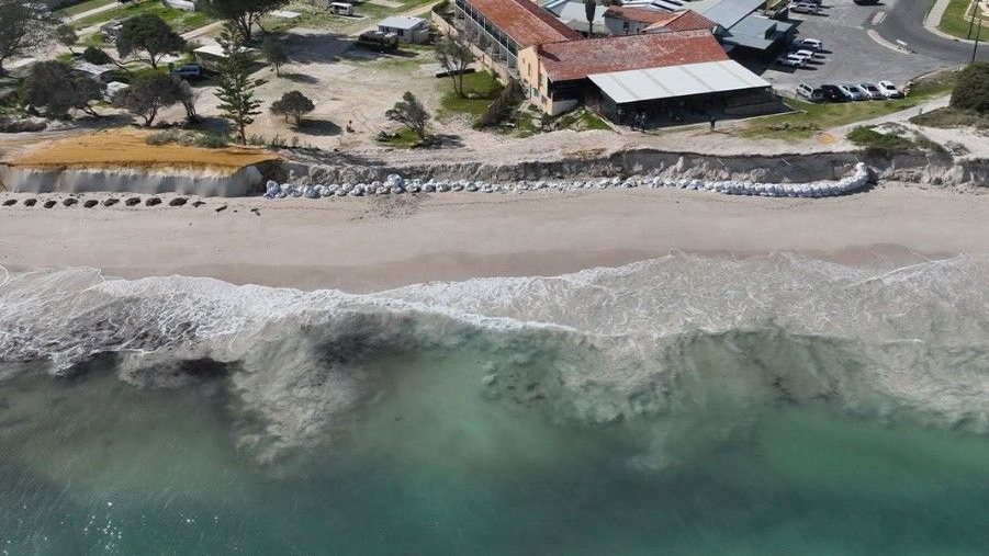 Maintenance dredging begins at Lancelin Jetty