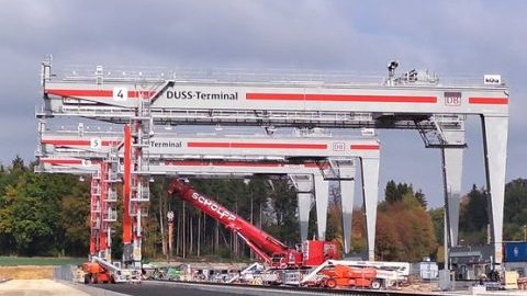 Deutsche Bahn fully automates gantry crane transshipment for the first time