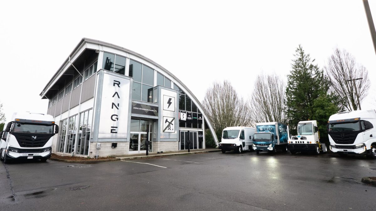 Why one zero-emission truck dealer wants big rigs to wait