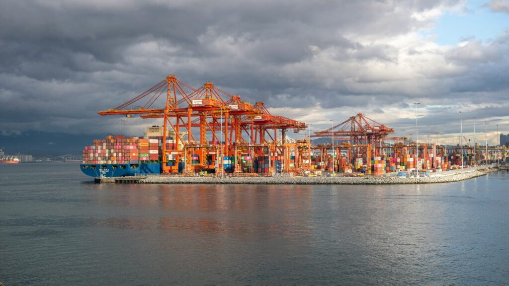 Freightos Weekly Update: Union approves LA/Long Beach port strike; container rates still under pressure