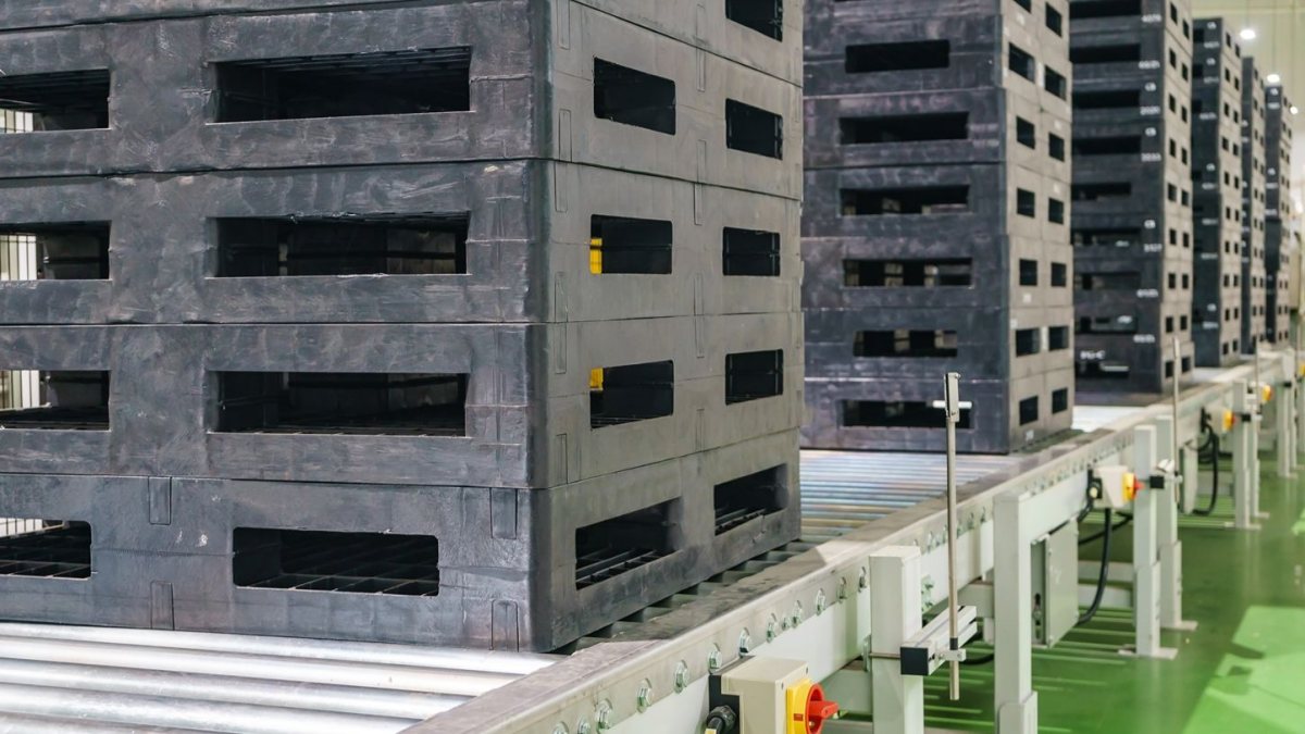 Acquisition expands UK pallet network