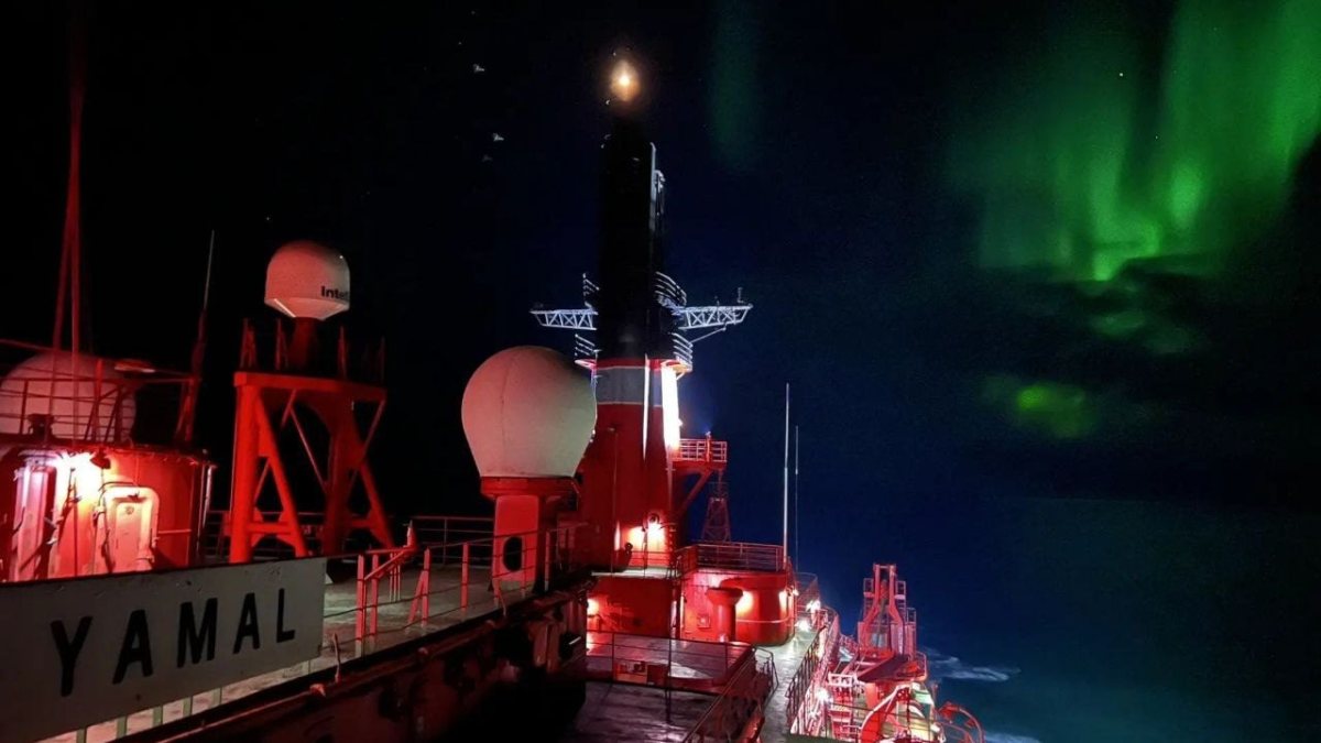 Russia To Begin Year-Round Arctic Northern Sea Route Shipping in Early 2027