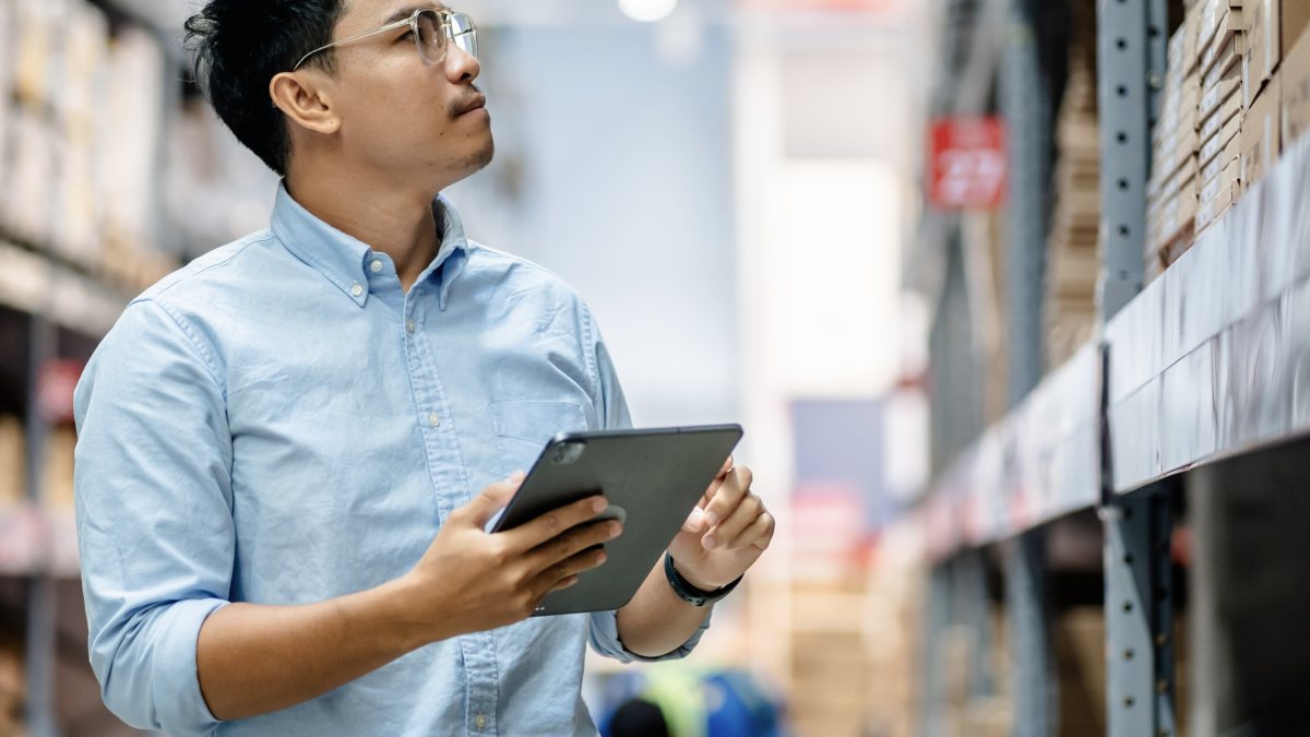 Resilient supply chains perform better, but extra stock is of little help