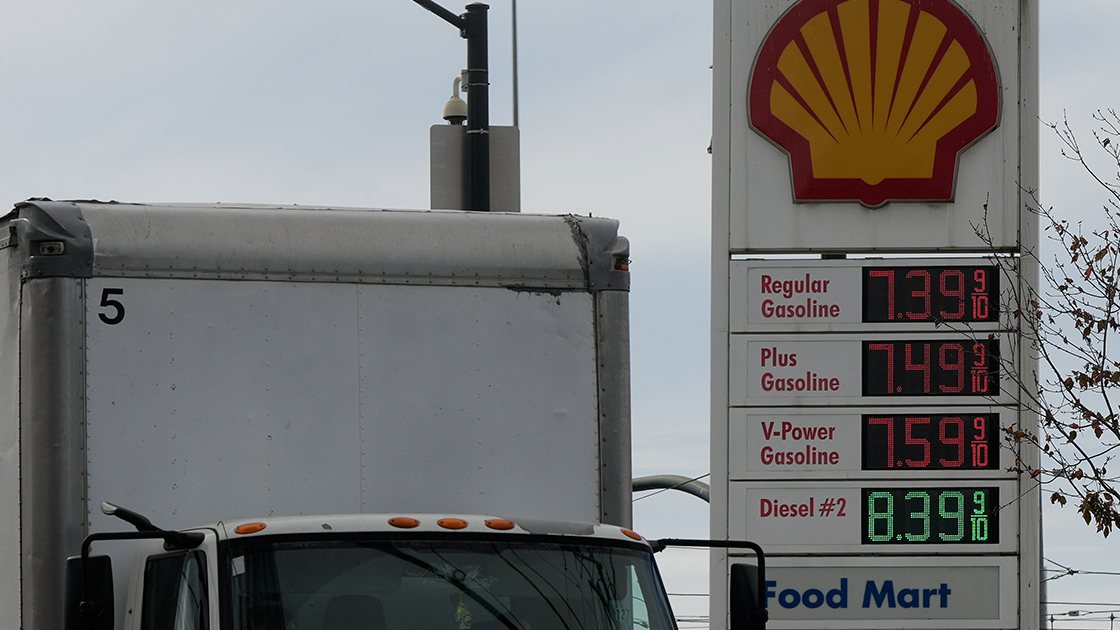 Oil prices remain elevated on fears over costs across economy