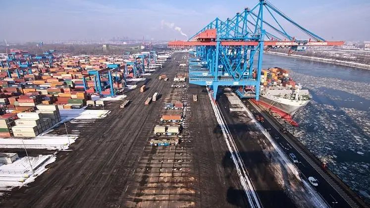 HHLA cuts full-year earnings forecast