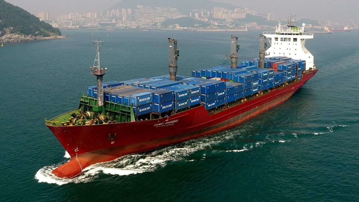 Iran Says It Will Take Action Against Sinokor Ships in Hormuz