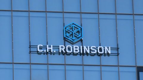 CH Robinson invests in AI to speed up air cargo quoting