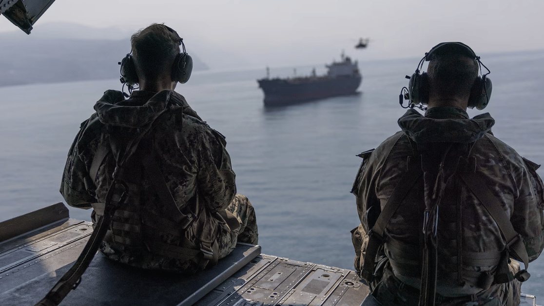 US CENTCOM Commander Visits Strait of Hormuz as Oil Exports Top 1.5 Billion Barrels Since Summer