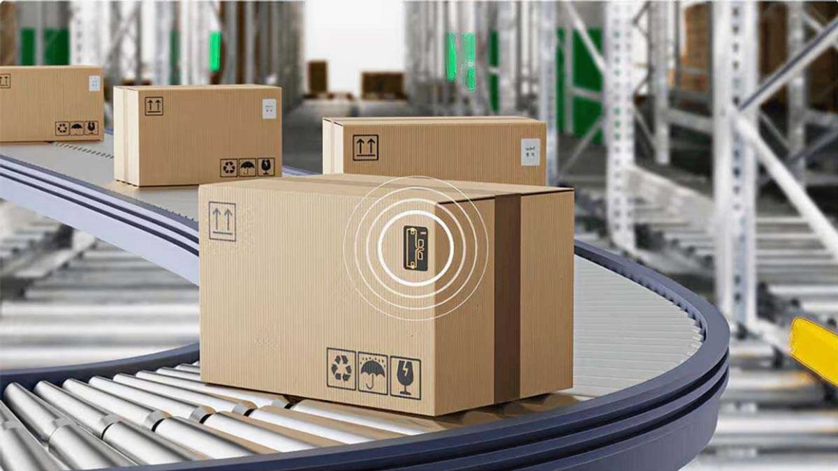 Reusable packaging gets smart
