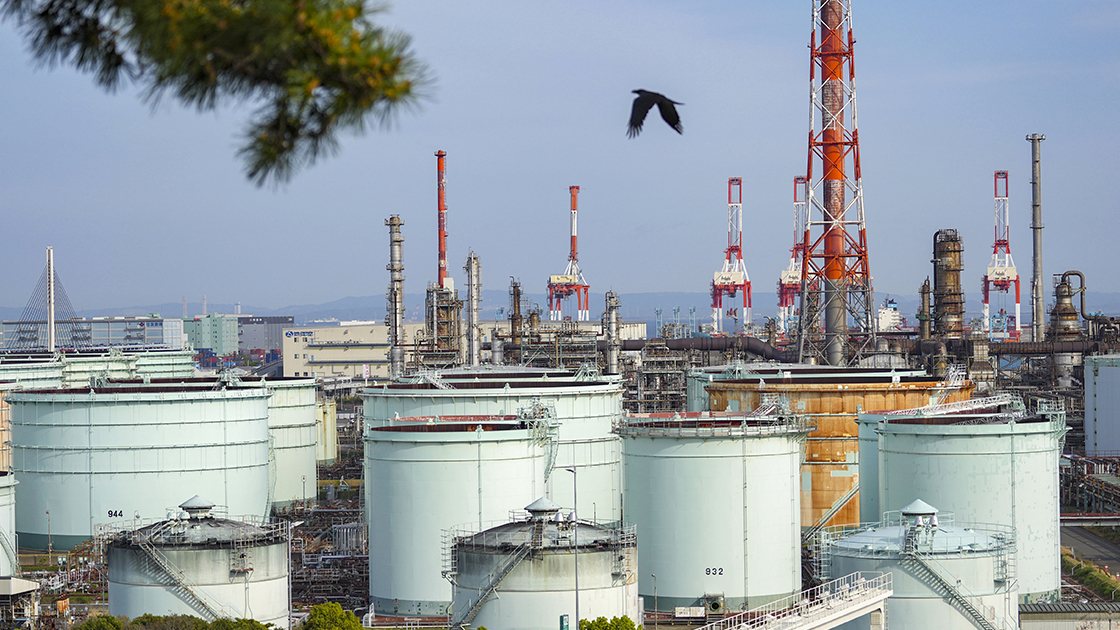 Saudi Arabia seeks access to overseas oil storage for Aramco