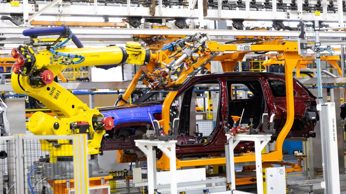 Trump opts for trade talks over tariffs for robotics, industrial machinery