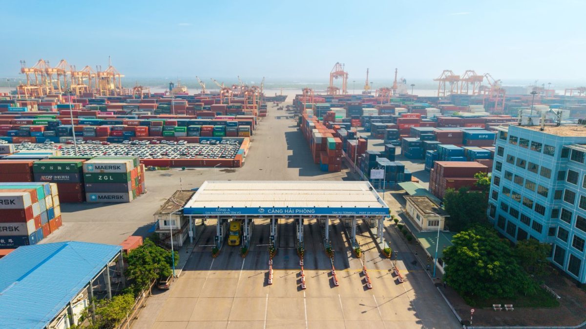 Maersk eyes Vietnam rail freight depot network with partner Hateco