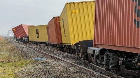 Intermodal derailment affects London ports