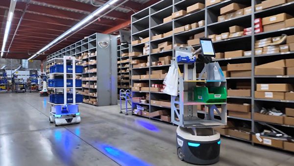 How Do Autonomous Robots Improve Warehouse Productivity?