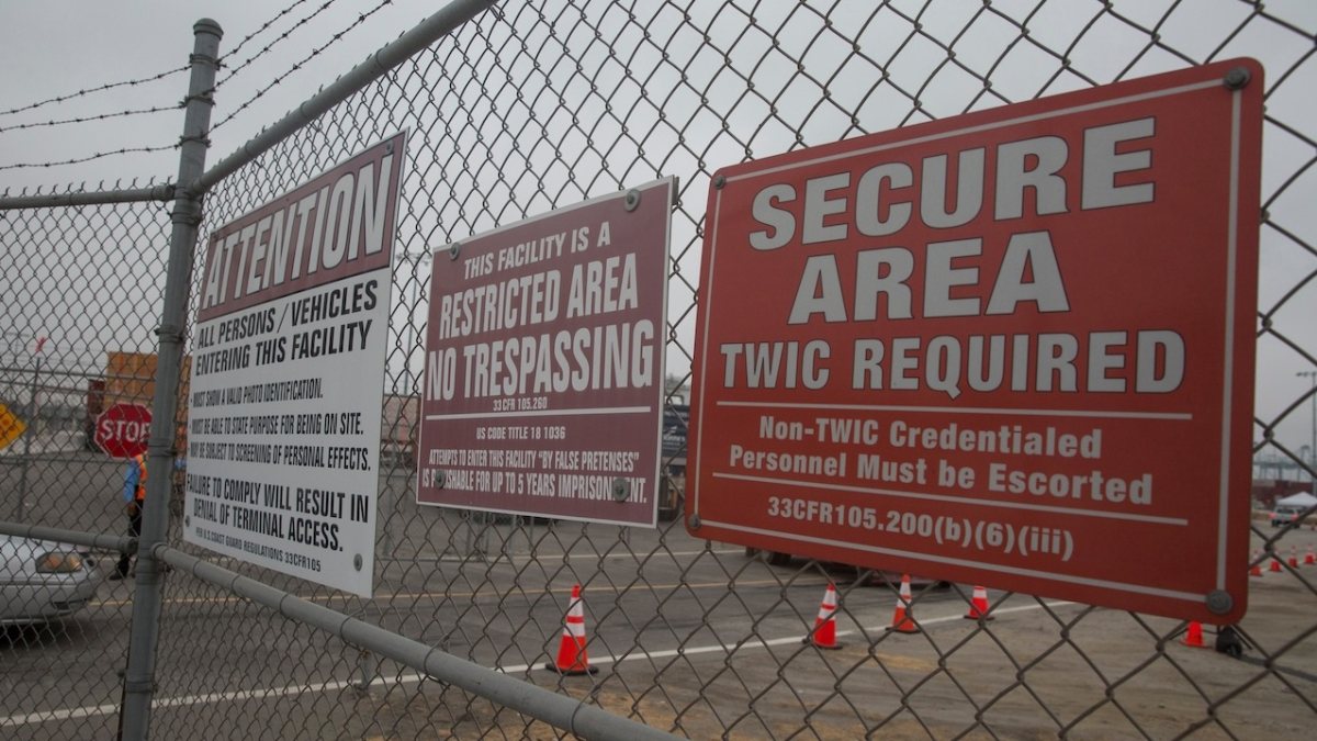 Strike threat by port security workers at Los Angeles–Long Beach
