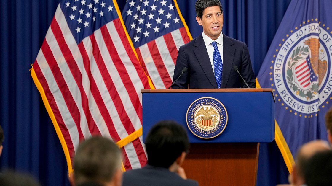 Federal Reserve keeps rates unchanged despite high inflation