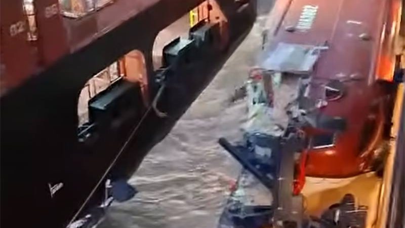 Mein Schiff 3 Damaged Leaving Bremerhaven