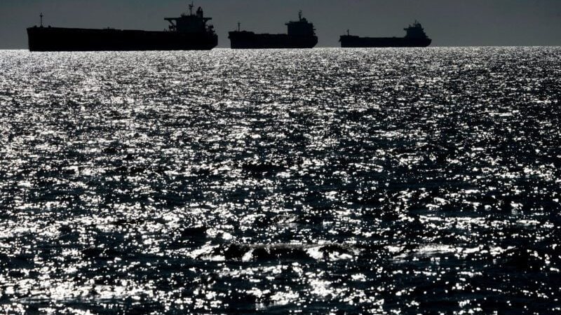 Hormuz Chaos Sparks Legal Showdown Over Global Tanker Pricing