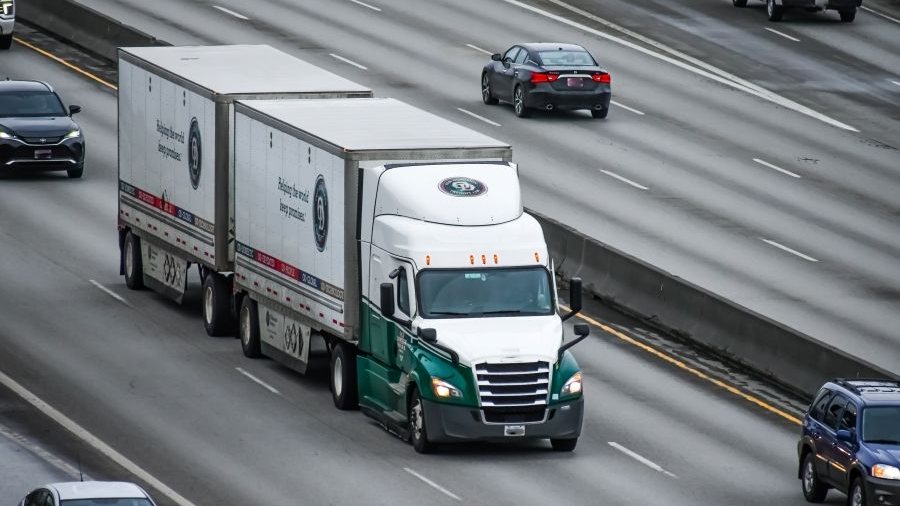 LTL shipments getting heavier at ODFL as freight demand slowly rises