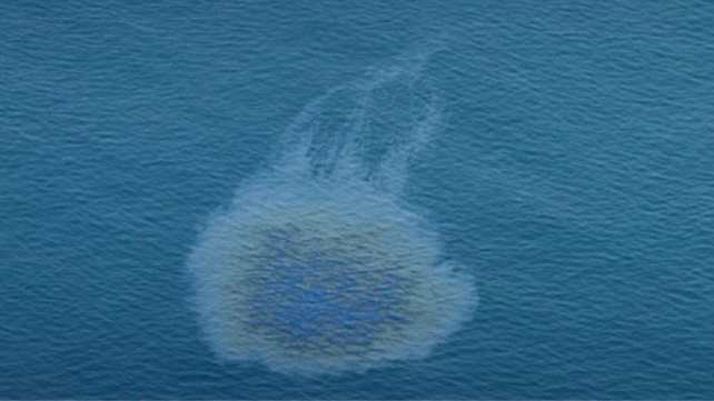UAE Confirms Approaching Oil Spill as Iran Claims Continued Attacks