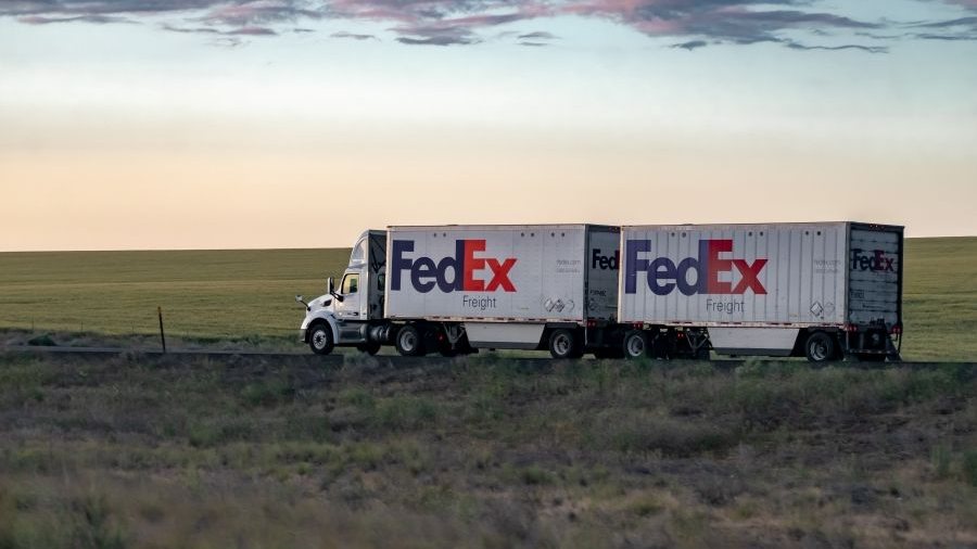 FedEx Freight shipments drop but fuel, rates boost revenue