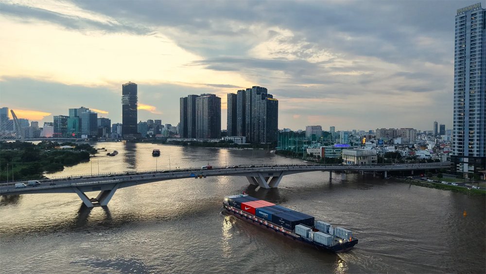 CMA CGM Launches Inland Electric Barge to Support Nike in Vietnam