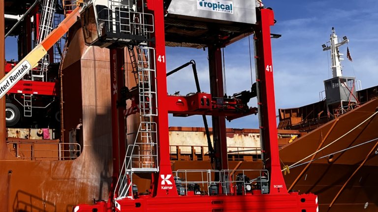 Tropical Shipping orders first hybrid straddle carrier from Kalmar