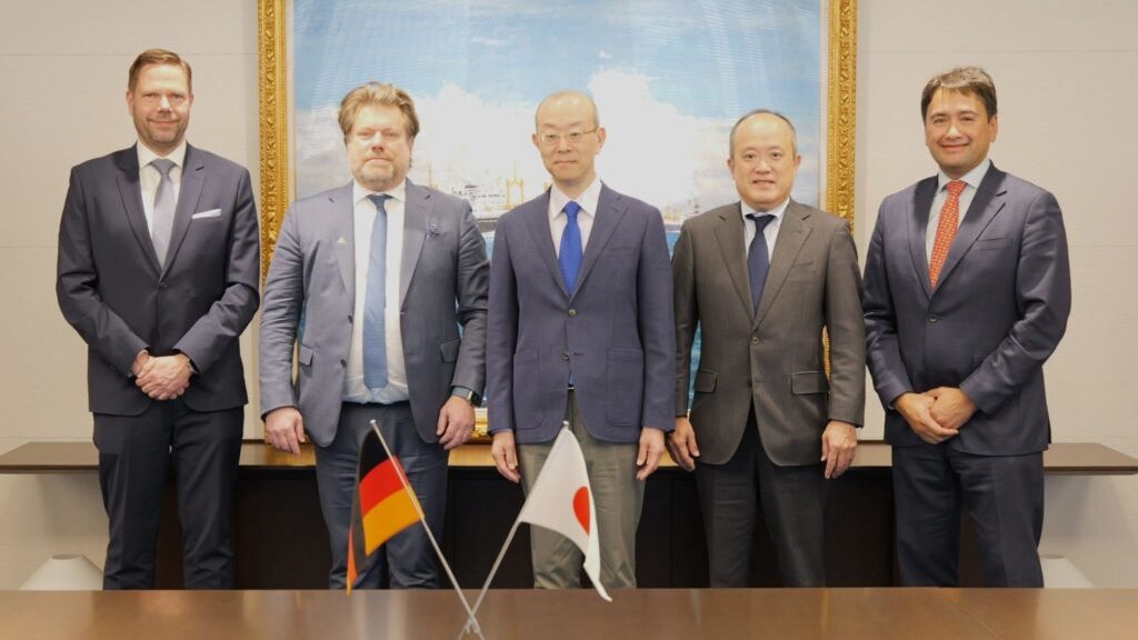Japanese major MOL secures FSRU charter with Deutsche ReGas