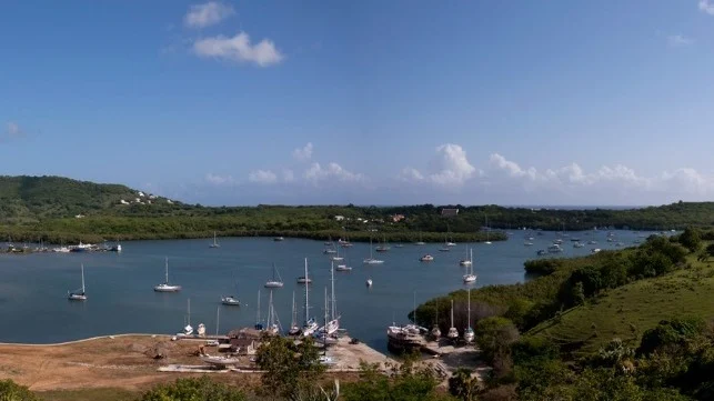 Aging OSV Goes Hard Aground on the Rocks in Dominican Republic