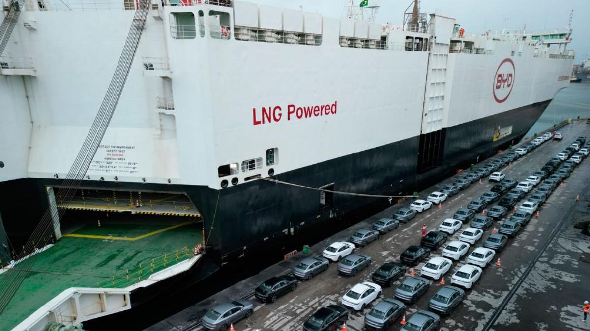 Global fleet of dual combustion container ships and Ro-Ro reaches 400 ships