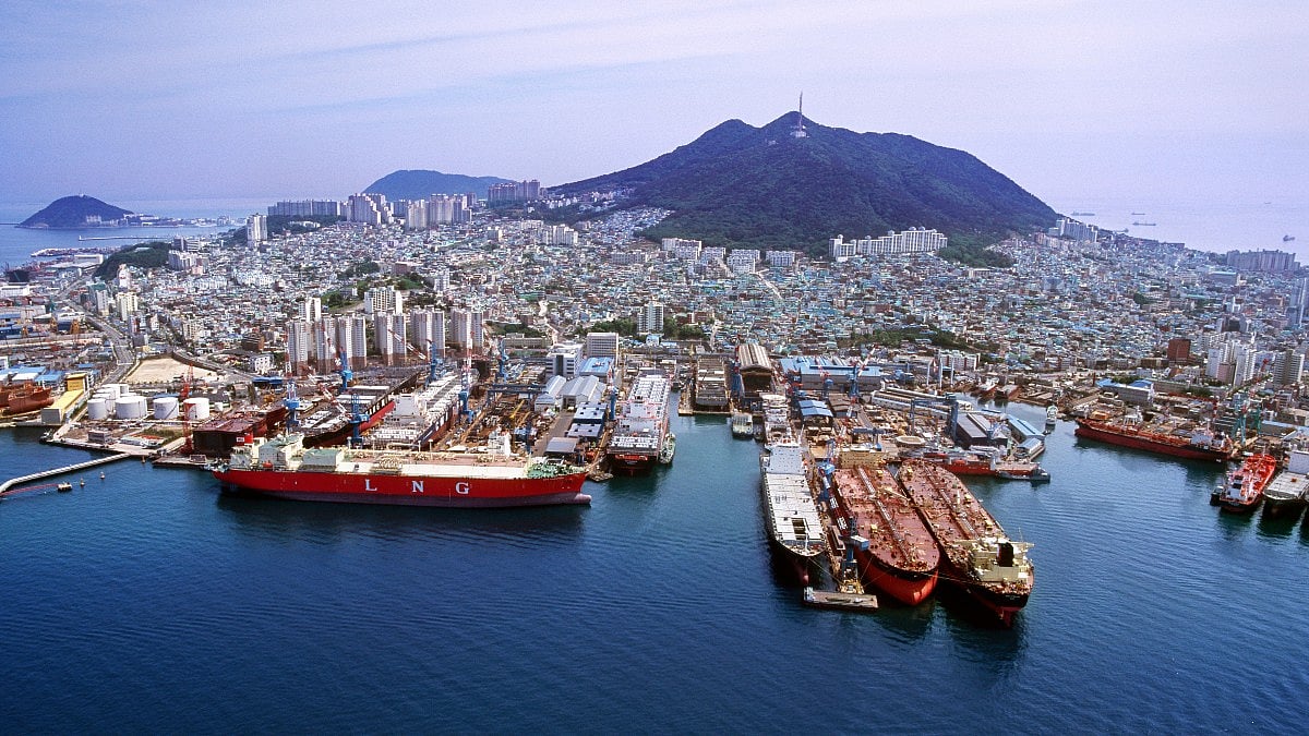 HJ Shipbuilding reports eight-fold YOY profit jump in 2025