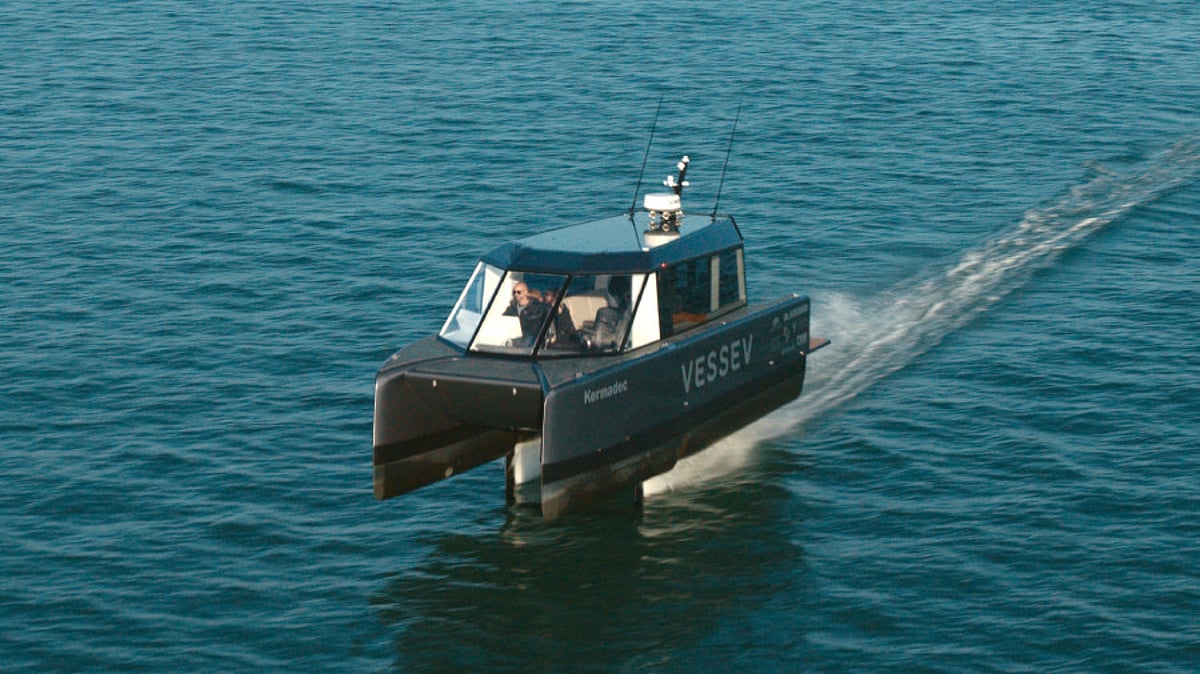 Hydrofoil boat to conduct trial sailings in Queenstown, New Zealand