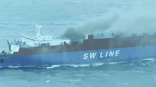 Korean RoRo Turns Around After Reporting Truck Fire