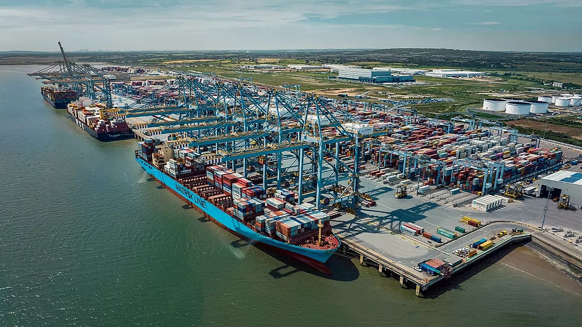 Zurich Insurance ups offer to $11b, wins over marine insurer Beazley