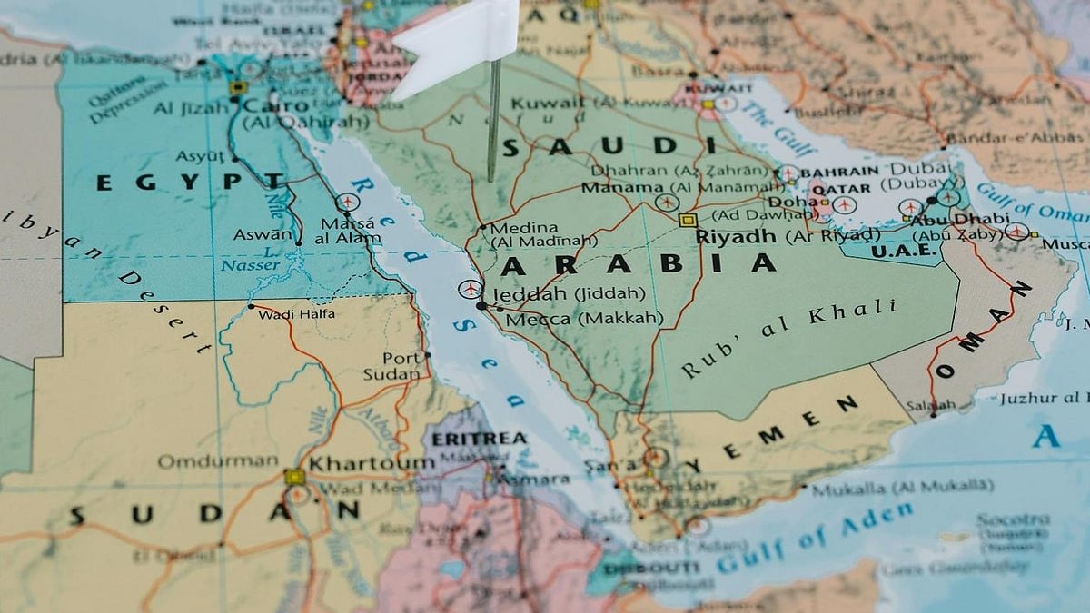 Chubb announces war-risk coverage to support ships through Strait of Hormuz